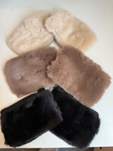 Load image into Gallery viewer, Fingerless Faux Faur Glove
