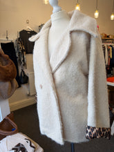 Load image into Gallery viewer, Cream / Leopard Blazer
