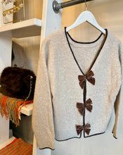 Load image into Gallery viewer, Cream Bow Jumper
