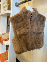 Load image into Gallery viewer, Faux Fur Gilet
