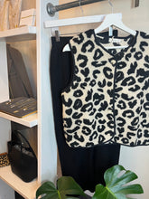 Load image into Gallery viewer, Teddy Leopard Gilet
