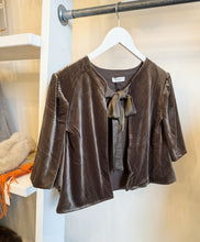 Load image into Gallery viewer, Puff Sleeve Velvet Jacket
