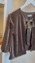 Load and play video in Gallery viewer, Puff Sleeve Velvet Jacket
